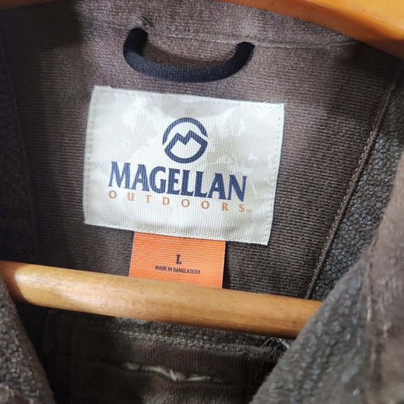 Magellan Outdoors Brown and Green Camouflage Vest - Picture 5 of 14